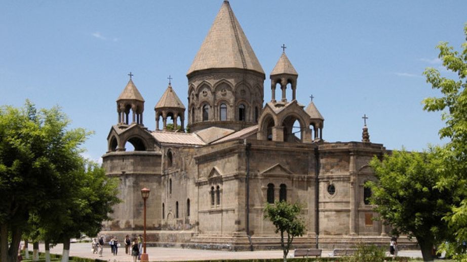 Կարգալույծ է հռչակվել Տ. Ահարոն աբեղա Շահվերդյանը