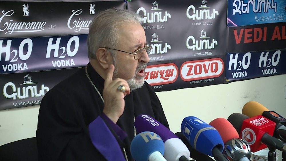 «Կամ ես եմ հիմար, կամ դու». Արամ Աթեշյանը՝ Շանթի լրագրողին