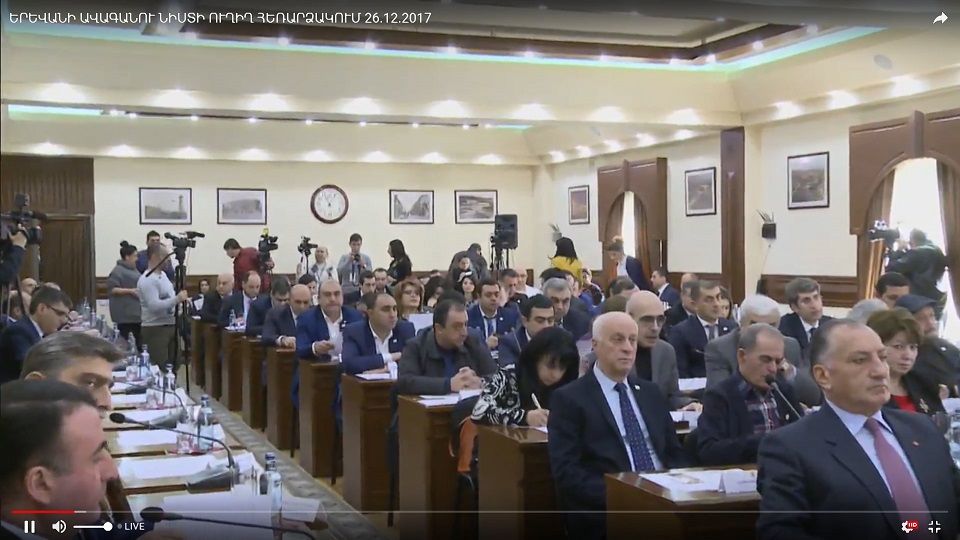 «Կեթաս մարդուդ տենց կասես». լարվածություն Երևանի ավագանու նիստում