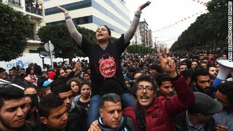 Թունիսում ոստիկանության և ցուցարարների միջև բախումներ են տեղի ունեցել
