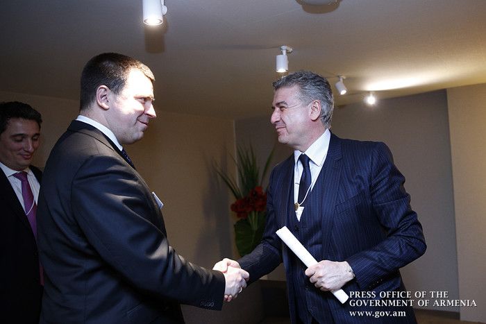 Կարեն Կարապետյանը Դավոսում հանդիպել է Էստոնիայի վարչապետի հետ