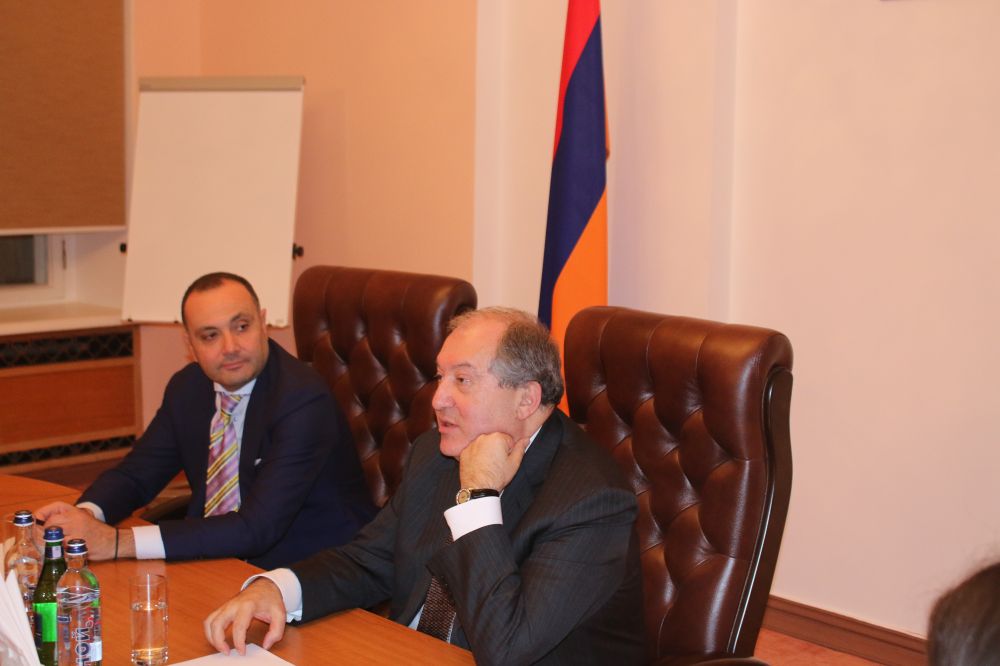 Արմեն Սարգսյանը հանդիպել է մոսկովյան բուհերի հայ ուսանողների հետ