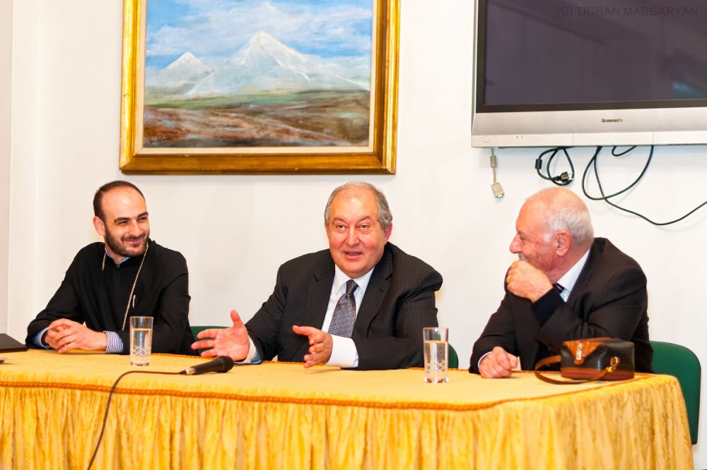 Արմեն Սարգսյանը հանդիպում է ունեցել Միլանի հայ համայնքի ներկայացուցիչների հետ