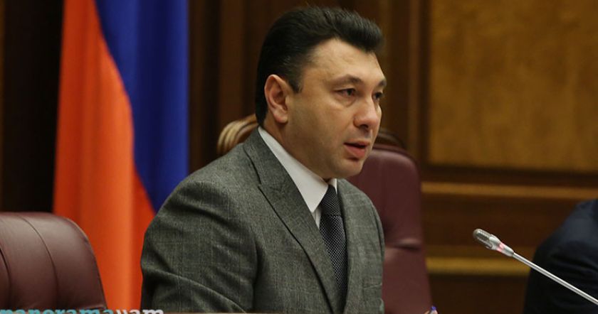 «Աչքերս լույս լինի, մի հատ էլ արտահերթ նիստ ենք անելու». Էդուարդ Շարմազանով