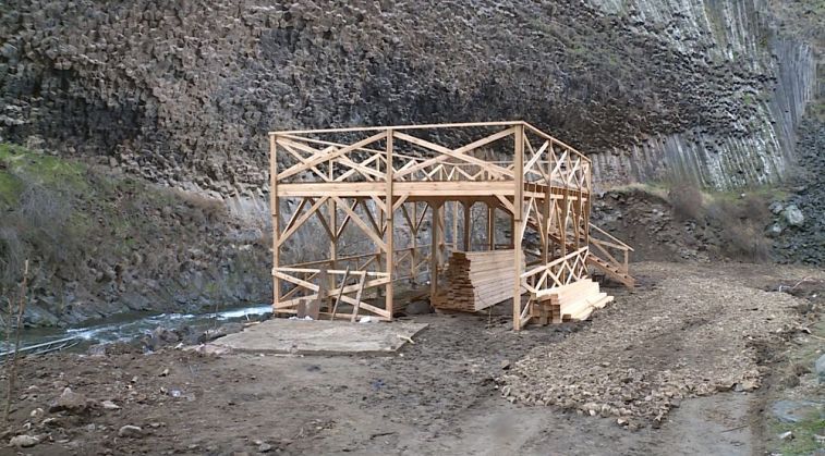 «Ստեղ չալաղաջ կամ խոզի խորոված չեն տալու». «Քարերի սիմֆոնիայի» մոտ կառուցապատում իրականացնող