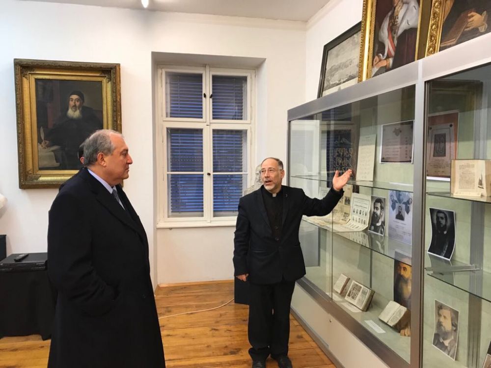 Արմեն Սարգսյանն այցելել է Վիեննայի Մխիթարյան միաբանություն