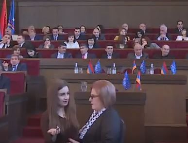 ՕԵԿ-ի համագումարի ժամանակ աթոռների խնդիր կար