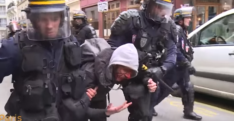 Փարիզում բախումներ են սկսվել ցուցարարների ու ոստիկանության միջև