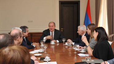 Արմեն Սարգսյանը հանդիպել է ռուս լրագրողների հետ