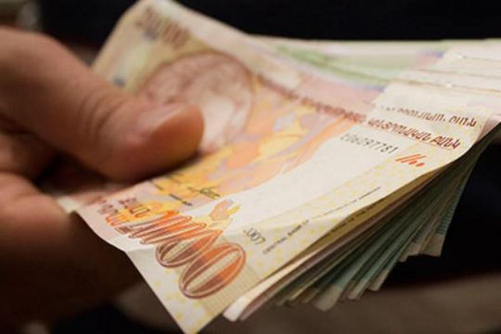 Ներկայացել է ՊՆ գեներալ և 1 մլն դրամ հափշտակել