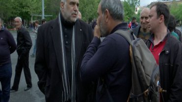 Րաֆֆի Հովհաննիսյանը Ֆրանսիայի հրապարակում է. նա գրկախառնվեց Նիկոլ Փաշինյանի հետ