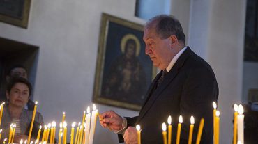 Արմեն Սարգսյանն այցելել է Էջմիածին
