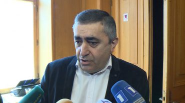 Ոչ ոք ինձ չի կարող ասել, թե իմ մանդատը ինչպես պիտի կիրառեմ. Արմեն Ռուստամյան