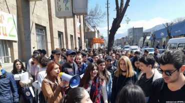 Ցուցարարները իրենց գործողություններով խոչընդոտում են այլոց իրավունքների, ազատությունների իրացմանը.  Ոստիկանություն