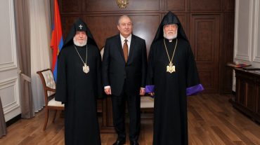 Արմեն Սարգսյանն ընդունել է Գարեգին Բ և Արամ Ա կաթողիկոսներին