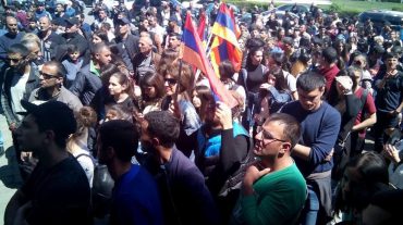 Գյումրիի բողոքի ցույցին միացել է Վարդան Ղուկասյանը