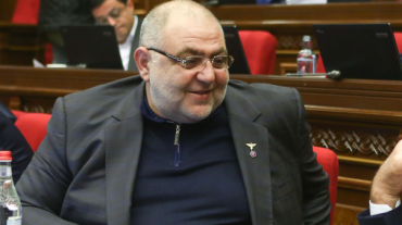 ԱԺ հատուկ  նիստին ընդառաջ Սեյրան Սարոյանը վերադառնում է Հայաստան