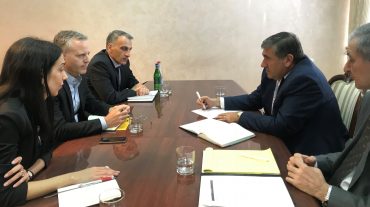 Գյուղատնտեսության հետագա զարգացման համար կարևորել է գյուղացիական տնտեսությունների միավորումը և կոոպերացիայի խթանումը. Արթուր Խաչատրյան