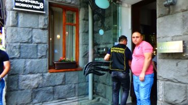 Կողոպուտ՝ զարդերի վաճառքի սրահում