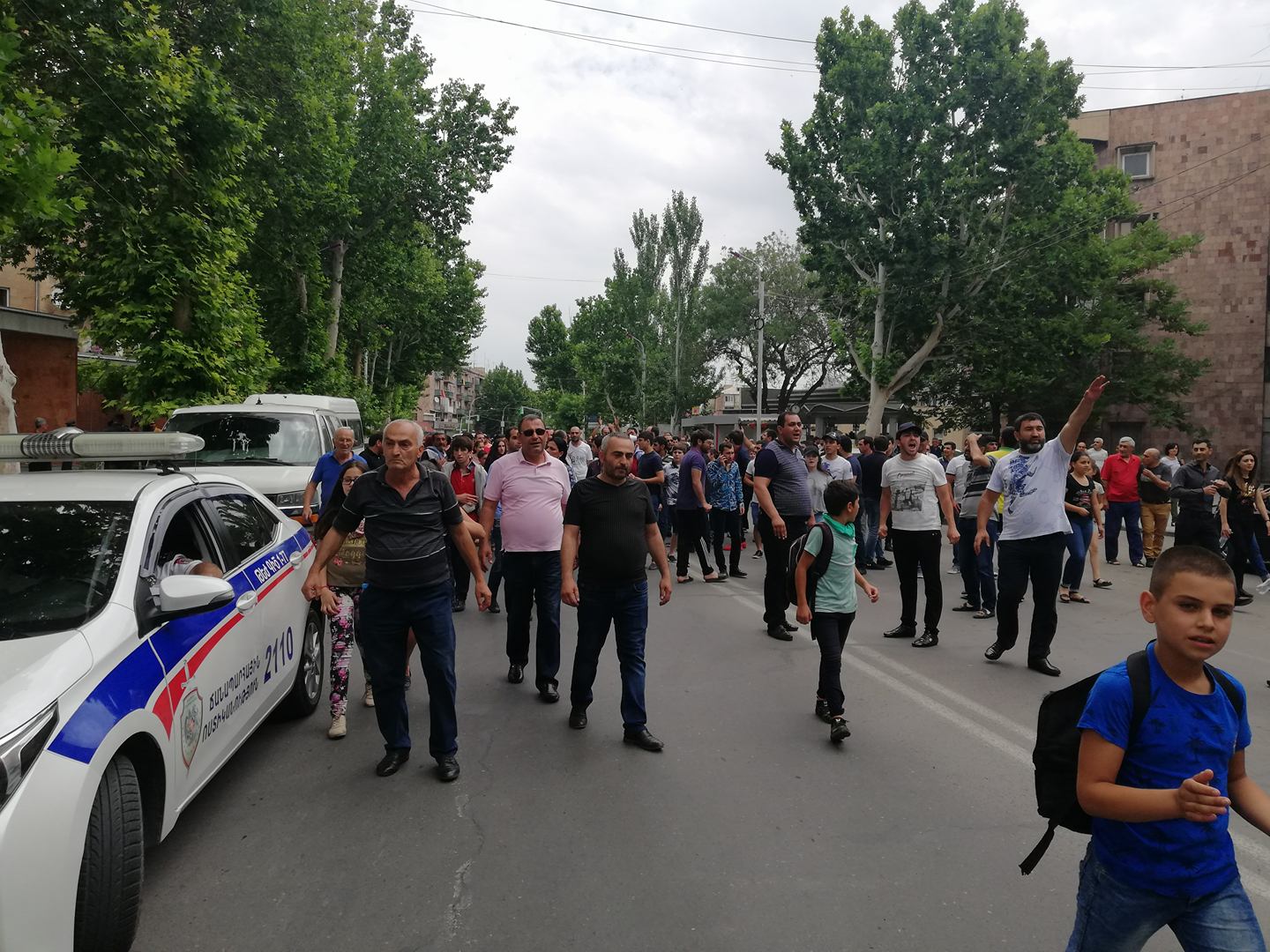 Բողոքի ակցիա Էջմիածնում. ճանապարհները արգելափակված են