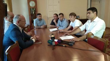 Բողոքի ակցիա Մանվել Գրիգորյանին «Արցախի հերոս» կոչումից զրկելու պահանջով