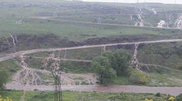 Շիրակի մարզում հորդառատ անձրևի հետևանքով մեքենաներ են արգելափակվել