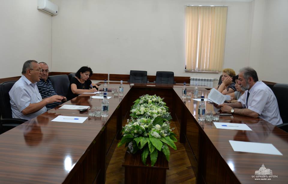 Արցախի ԱԺ էթիկայի հանձնաժողովի նիստում քննարկվել է Ժաննա Գալստյանի և Հայկ Խանումյանի վեճը