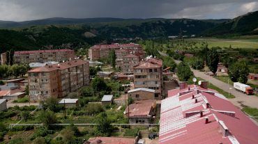Մի շենքում վերելակն է նորոգվում, մյուսում՝ մուտքի պատերն են ներկվում. hամատիրությունների նախագահները խուճապի մեջ են. «Ժողովուրդ»