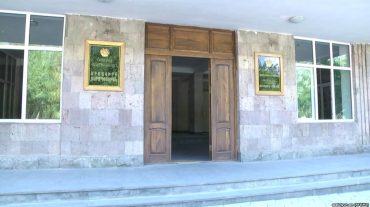 Էջմիածնի քաղաքապետի հրաժարականը պահանջողները չեն ներկայացել մարզպետարան