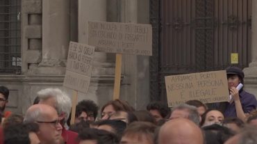 Իտալիայում ցույցեր են կազմակերպվել ներգաղթյալների առջև նավահանգիստները փակելու որոշման դեմ