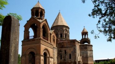 Մայր Աթոռի Քրիստոնեական դաստիարակության կենտրոնի 8 աշխատակից ազատման դիմում է ներկայացրել