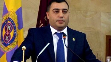 Էջմիածնի քաղաքապետը կոչ է արել դադարեցնել բոլոր տեսակի գործողությունները
