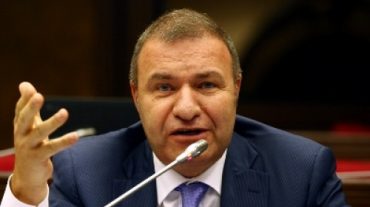 Գազի և էլեկտրաէներգիայի սակագներն ուսումնասիրող քննիչ հանձնաժողովը կարող է պաշտոնատար անձանց հրավիրել. Միքայել Մելքումյան