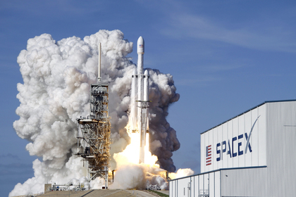 SpaceX-ը հետաձգել է առաջին զբոսաշրջային թռիչքը դեպի Լուսին