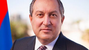 Արմեն Սարգսյանն օրենքներ է ստորագրել