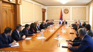 Կուզենայի հատուկ դիմել մեր ժողովրդին՝ ապավինելով նրա իմաստնությանը, բարդ իրավիճակներում արագ կողմնորոշվելու ունակությանը. Բակո Սահակյան