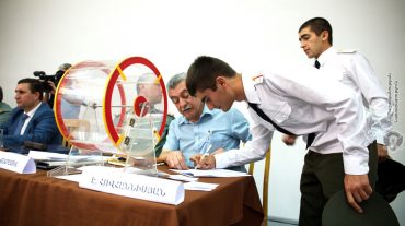 Ռազմական համալսարանի շրջանավարտները վիճակահանությամբ ընտրել են հետագա ծառայության վայրերը