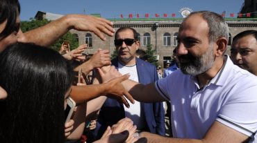 «Շալվար-մայկով, կեպկան գլխին» Փաշինյանը զարմացրել է Լիսկայի մտրակին սովոր սյունեցիներին․ «Հրապարակ»