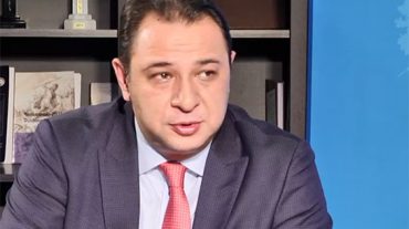 «Հայաստան» համահայկական հիմնադրամի նախկին գործադիր տնօրենին աշխատակիցներն անակնկալ են մատուցել