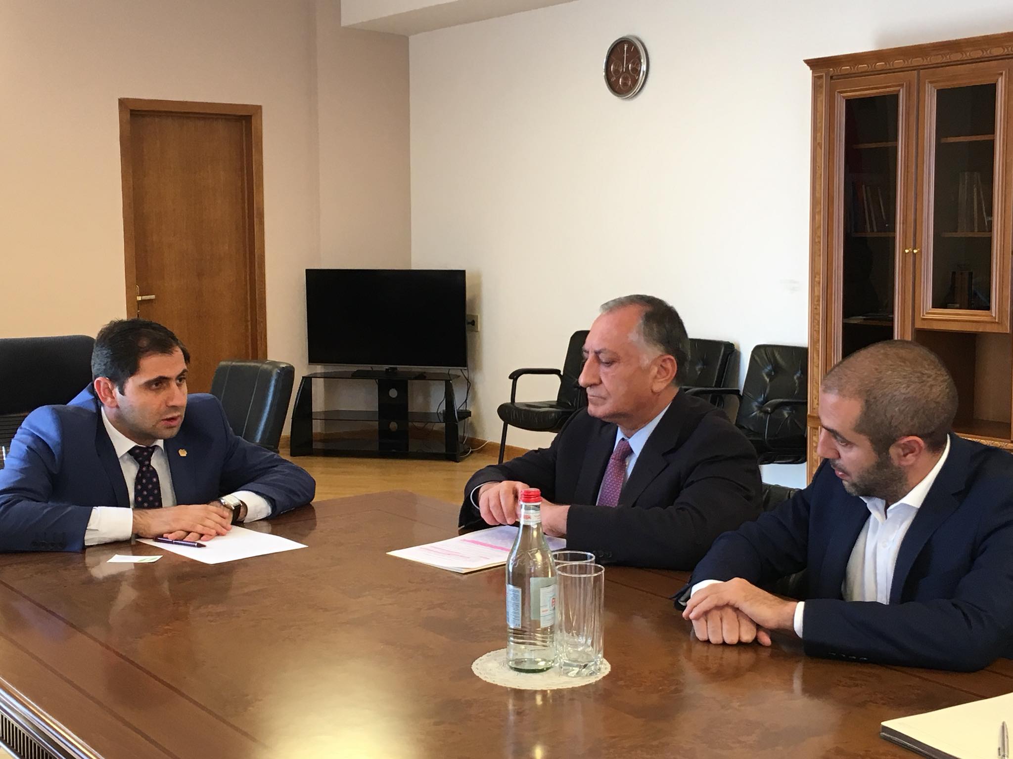 Սուրեն Պապիկյանը «Սանիթեք»-ի տնօրենի հետ քննարկել է աղբահանության խնդիրները