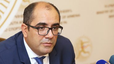 Բունտ՝ ԱԻՆ-ում․ Ռոստոմյանը նշանակումից 1 օր անց ստիպված է եղել ազատել վարչության պետին. «Հրապարակ»