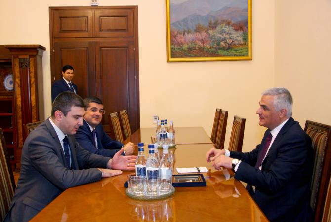 Փոխվարչապետ Մհեր Գրիգորյանն ընդունել է Արցախի պետնախարարին