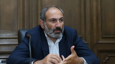Վարչապետը հերքել է Արցախի հերոս Ռոբերտ Աբաջյանի ընտանիքի՝ Հայաստանը լքելու մասին լուրերը