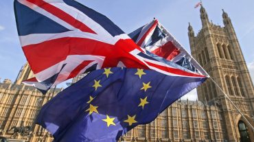 Brexit-ի հովանավորը ՌԴ դեսպանի հետ առնվազն 11 գաղտնի հանդիպում է անցկացրել․ The Guardian