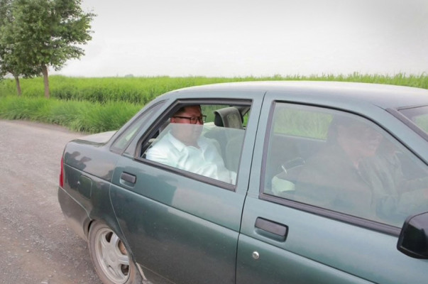 Կիմ Չեն Ինը շրջում է ռուսական Lada Priora-ով