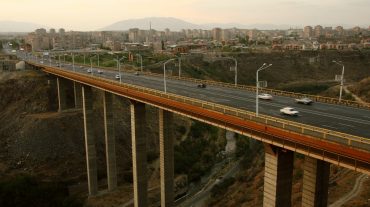 Կիևյան կամրջից տղամարդ է նետվել