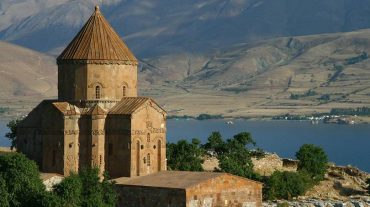Հայկական եկեղեցում մատուցվելիք պատարագի պատճառով Վանում հյուրանոցային ամրագրումներն սպառված են