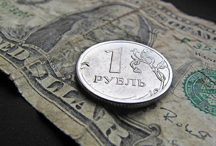 ԱՄՆ պատժամիջոցների պատճառով ռուբլու փոխարժեքն անկում է ապրում