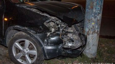 Հացավան-Գառնի ավտոճանապարհին «Opel Astra G»-ն բախվել է էլեկտրասյանը և կողաշրջվել. կա տուժած