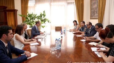 Հրաչյա Ռոստոմյանն ընդունել է ՄԱԿ-ի փախստականների հարցերով գերագույն հանձնակատարի տարածաշրջանային ղեկավարին